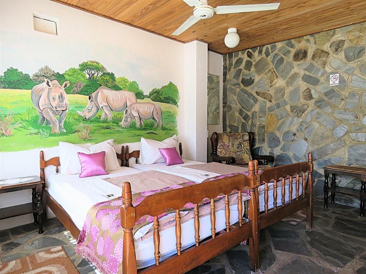 Parrot Lodge Булавайо Екстериор снимка