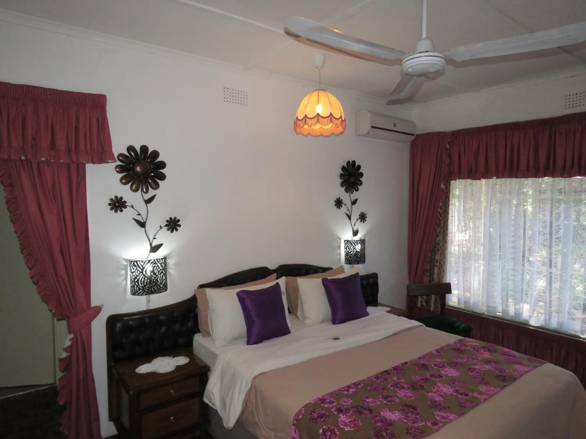 Parrot Lodge Булавайо Екстериор снимка