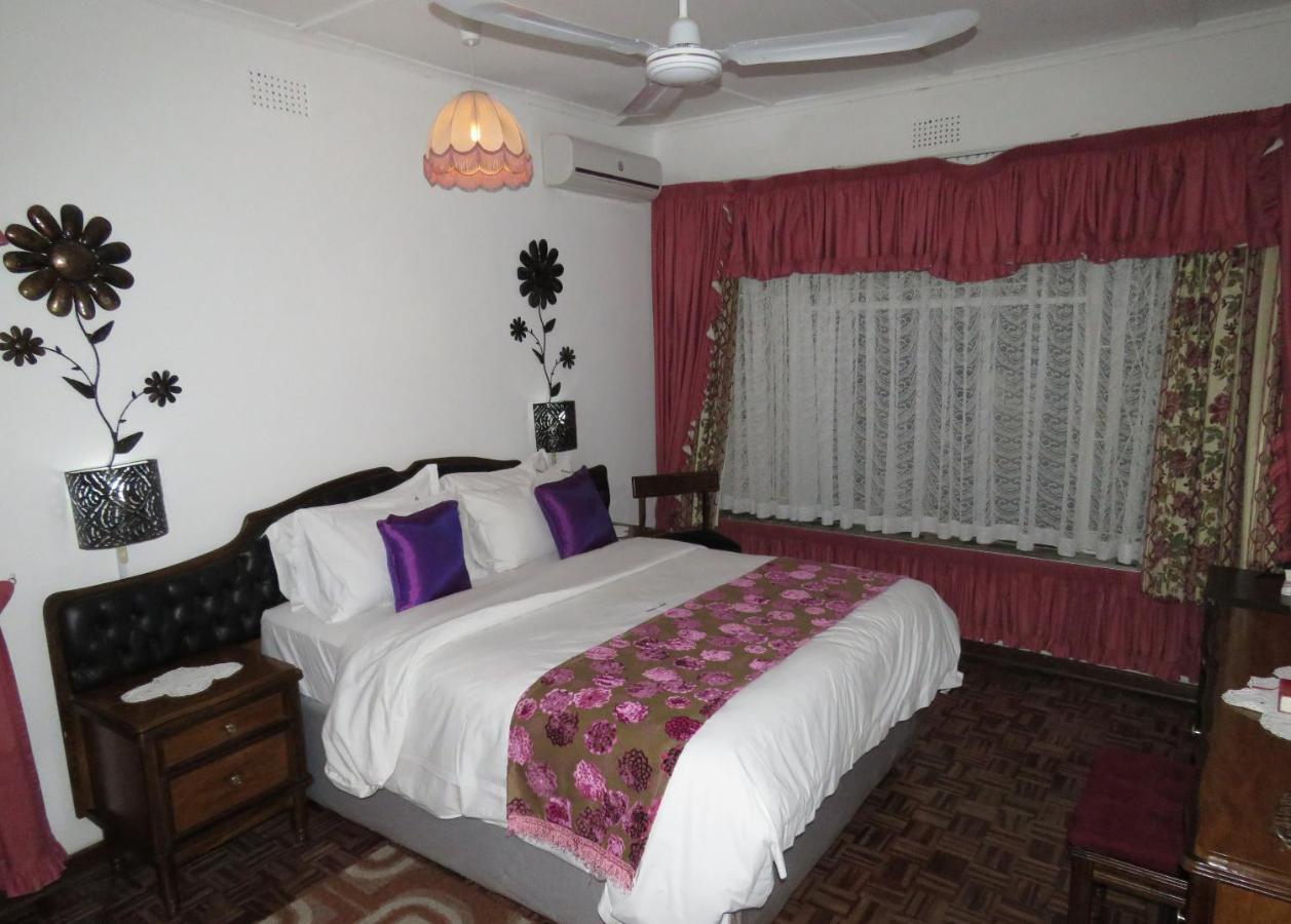 Parrot Lodge Булавайо Екстериор снимка